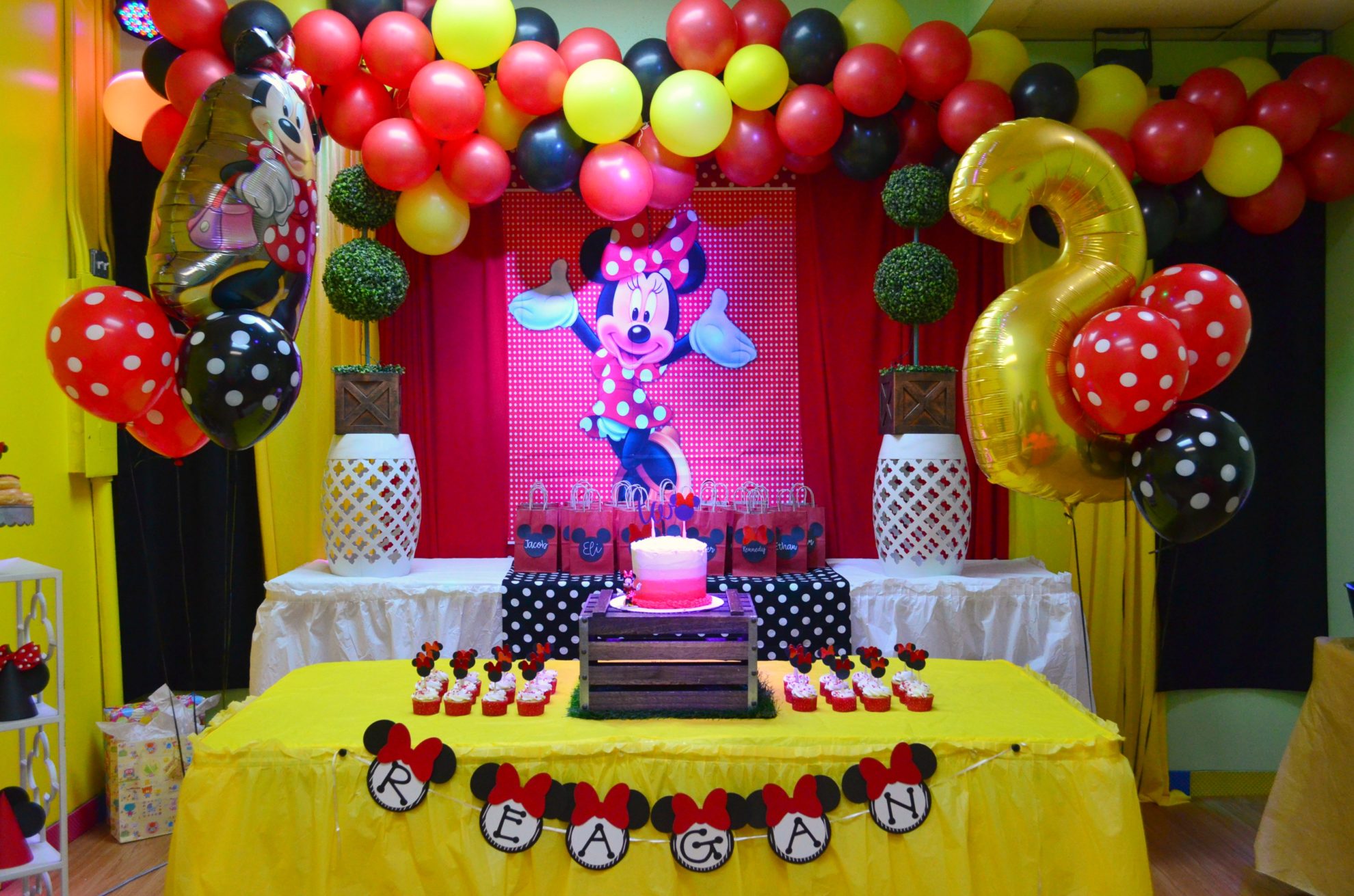 DIY Minnie Mouse Birthday Party Sew Woodsy diy-minnie-mouse-birthday-party-sew-woodsy
