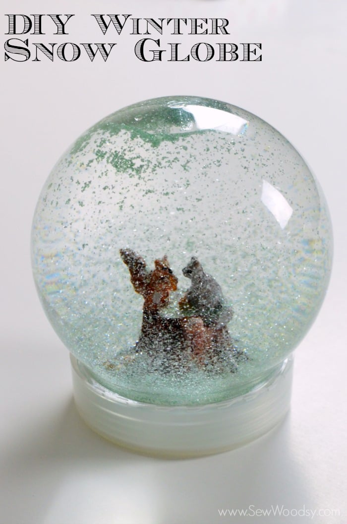 Make a Winter Snow Globe in 4 easy steps!