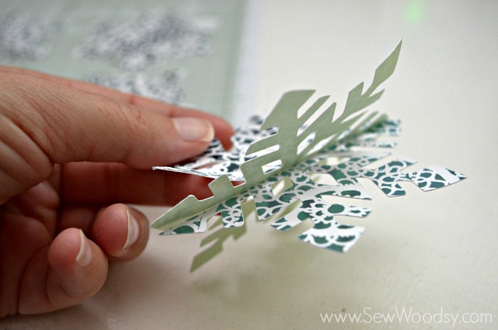 Die-Cut Snow Flake Ornaments using the @Cricut from SewWoodsy.com