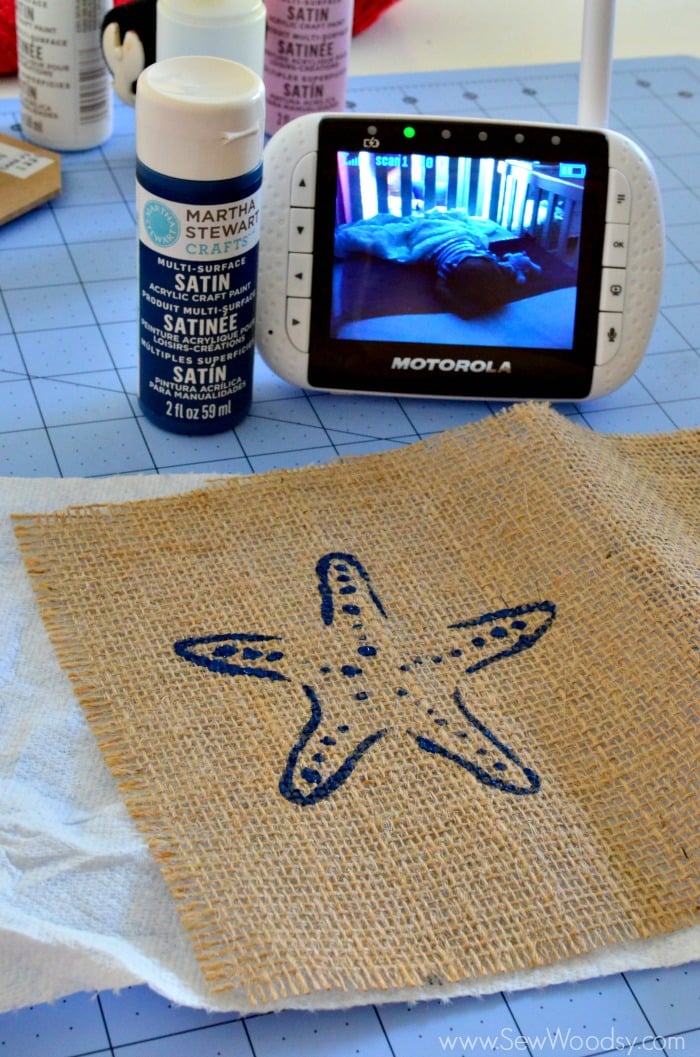 EASY 30 Minute Craft Project >> Burlap Starfish Art #12MonthsOfMartha #MarthaStewartCrafts #Craft #beach 