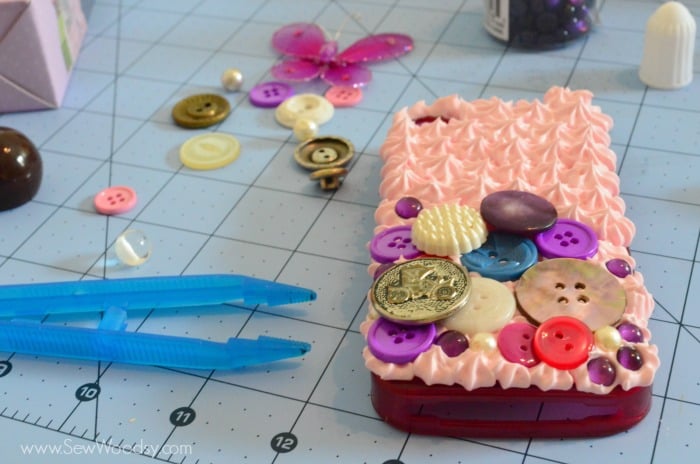 Decoden Button Phone Case with Mod Podge Collage Clay 7