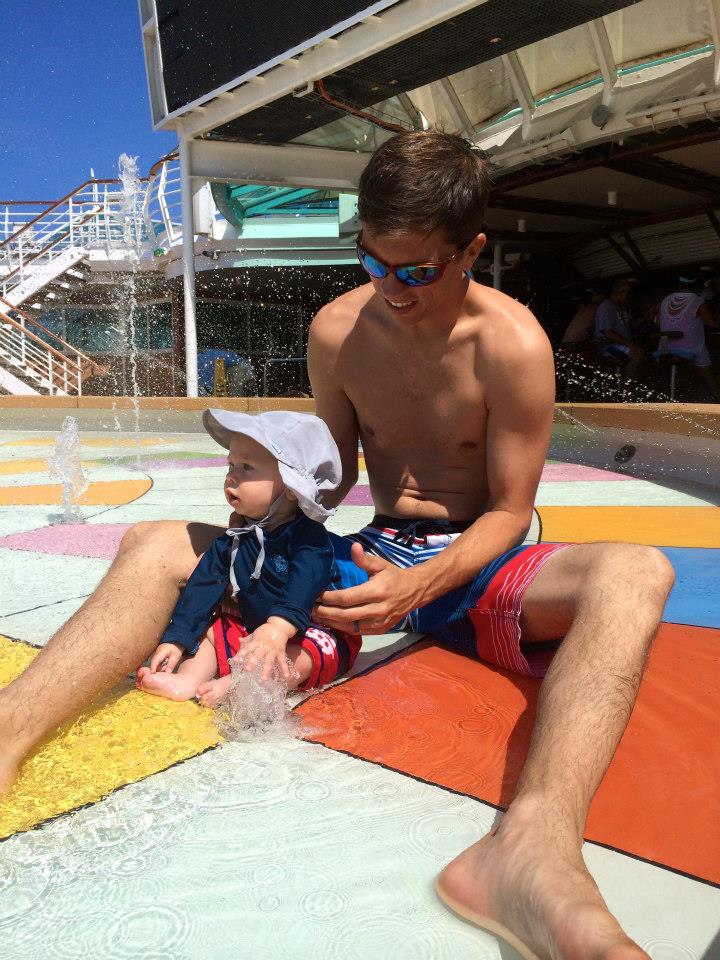 baby in the splash pad on cruise