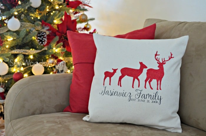 DIY Deer Family Pillow Cover #SecretCricutSanta #Cricut