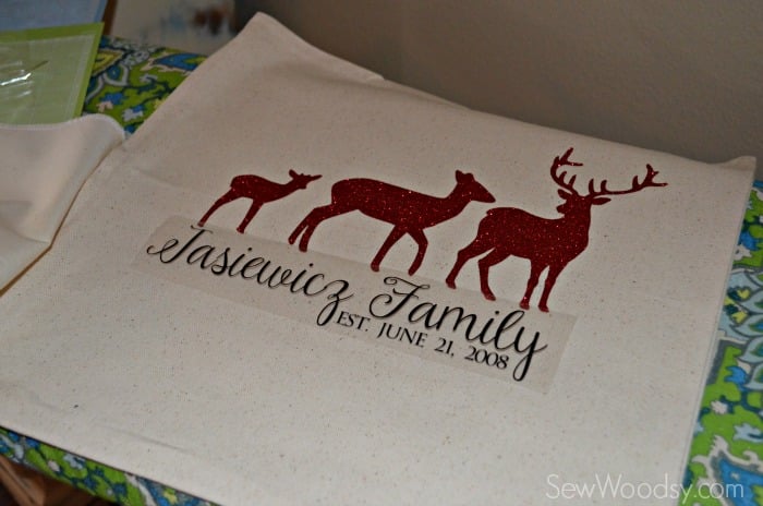 DIY Deer Family Pillow Cover #SecretCricutSanta #Cricut