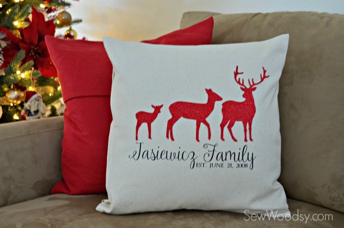 DIY Deer Family Pillow Cover #SecretCricutSanta #Cricut