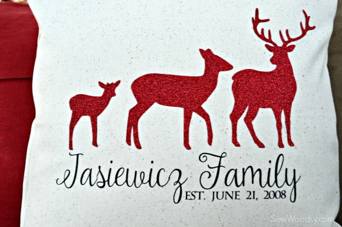 DIY Deer Family Pillow Cover #SecretCricutSanta #Cricut