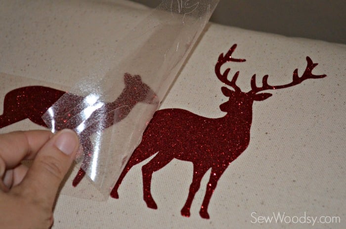 DIY Deer Family Pillow Cover #SecretCricutSanta #Cricut