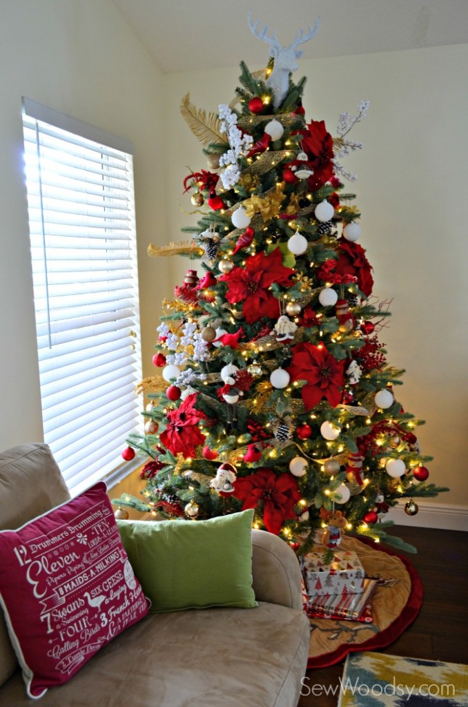 Traditional Red Gold and White Christmas Tree