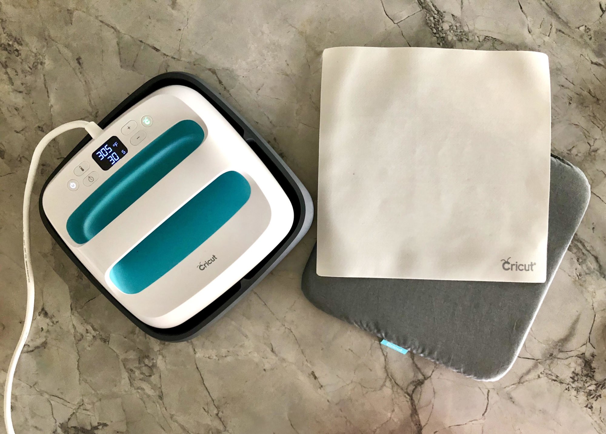 Cricut EasyPress with EasyPress Mat