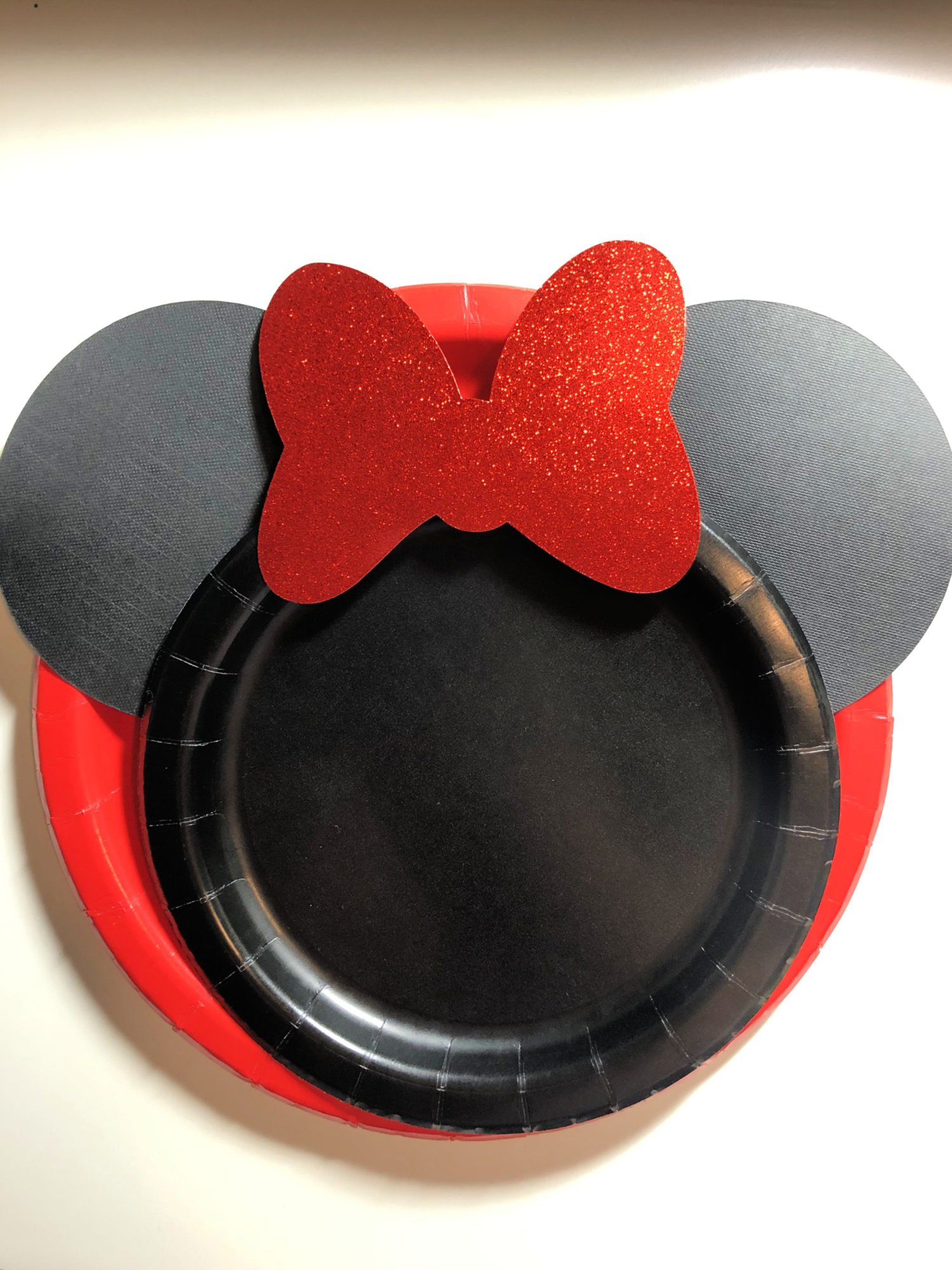 DIY Minnie Mouse Paper Plates