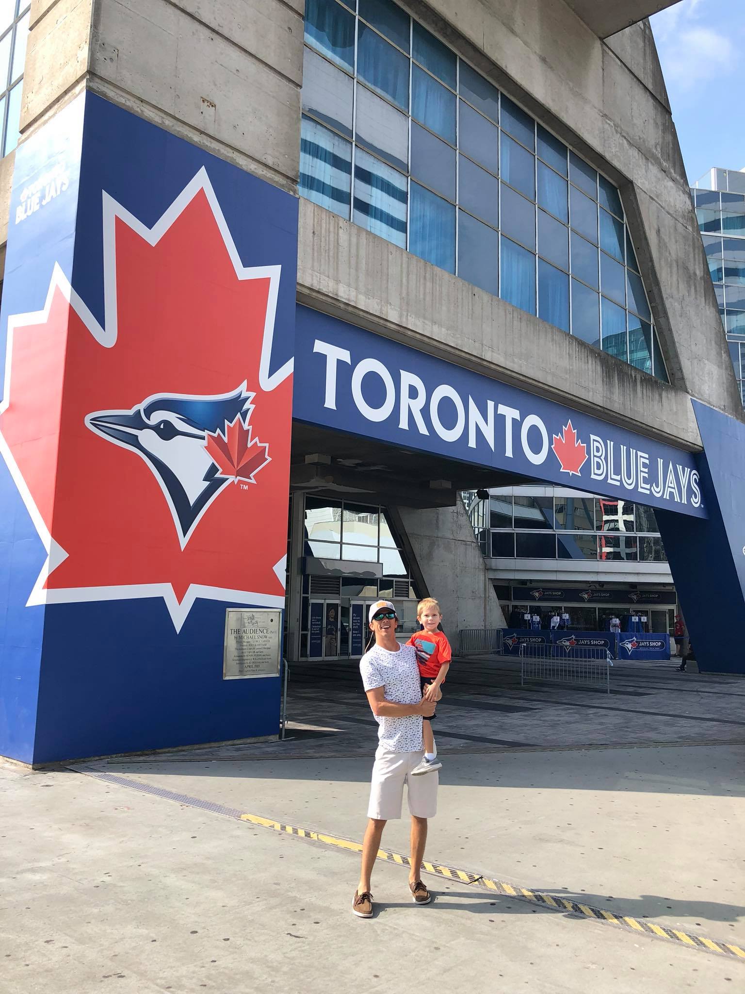 Heading to a Toronto Blue Jays game - CN Tower / Tour CN