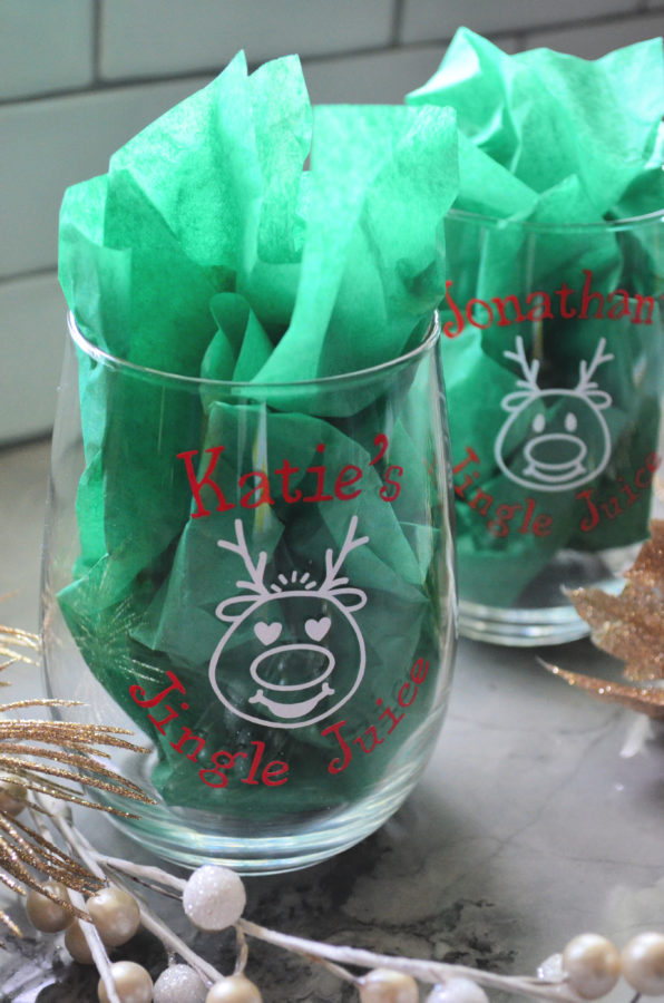 DIY Personalized Jingle Juice Wine Bag & Glasses using the Cricut