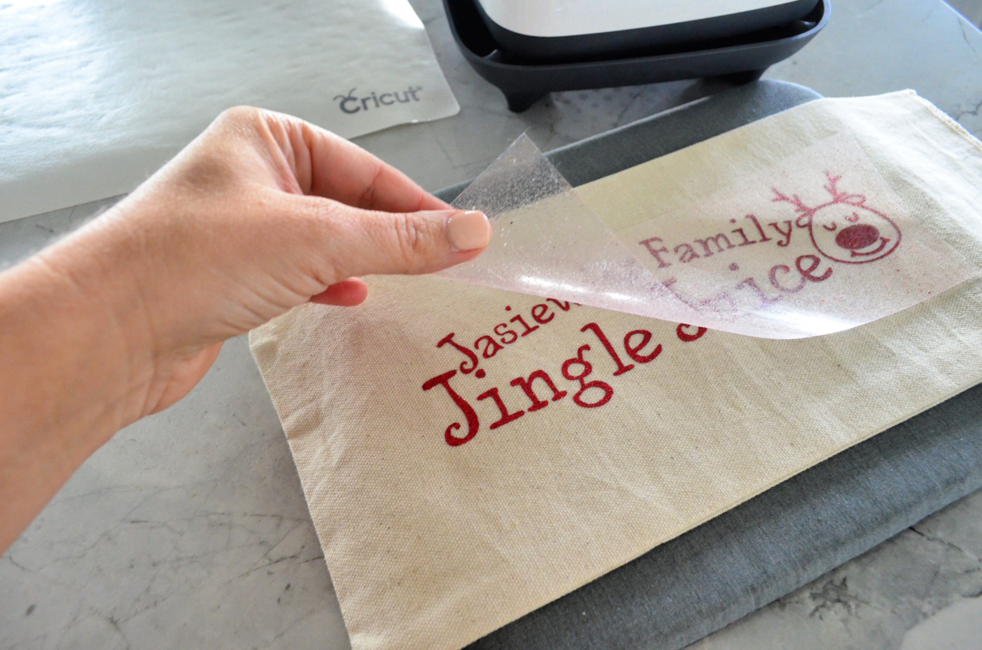 DIY Personalized Jingle Juice Wine Bag Peeling off Iron-On Vinyl