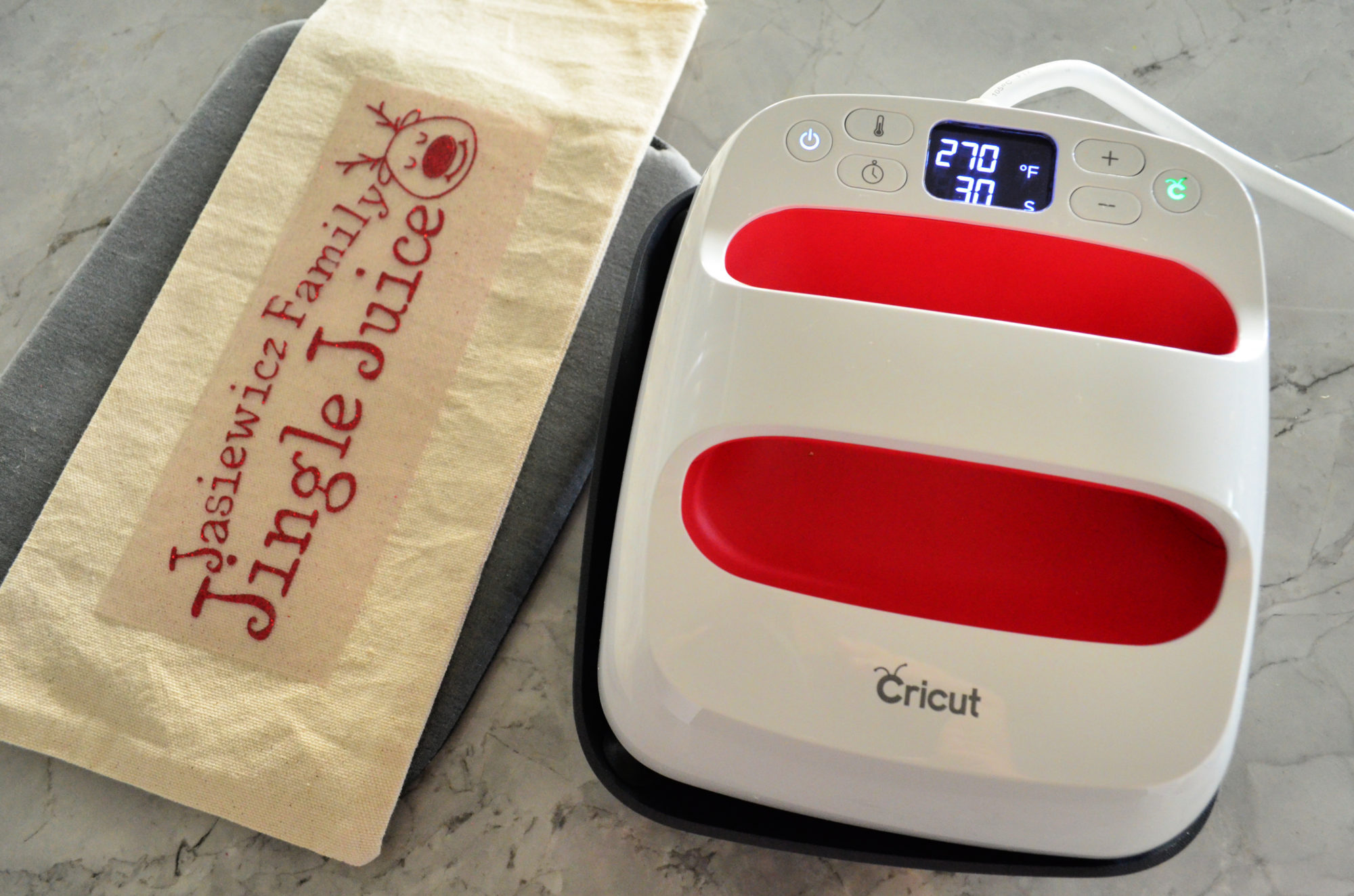 DIY Personalized Jingle Juice Wine Bag & Glasses using the Cricut