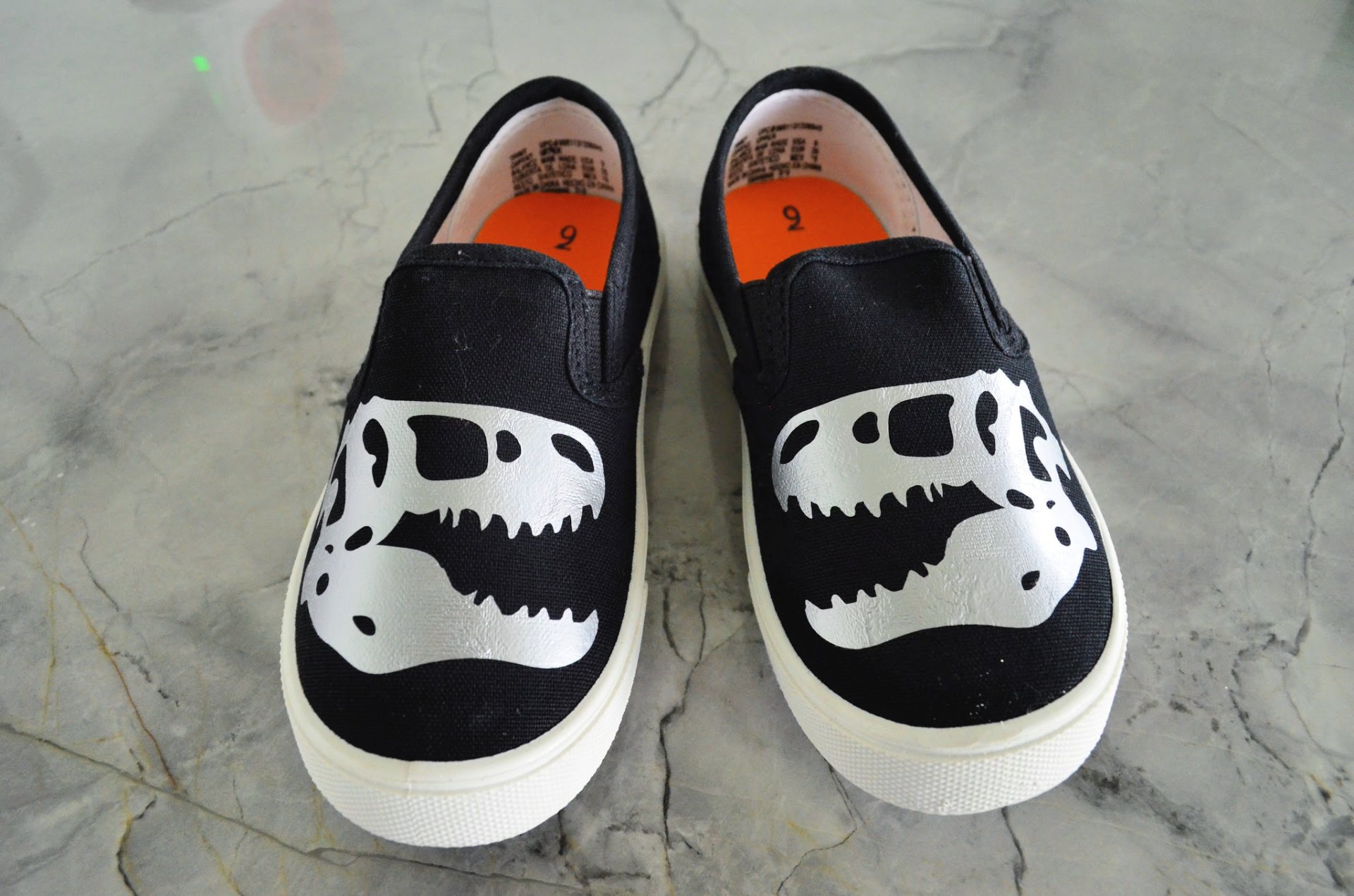 How to customize outlet vans shoes at home